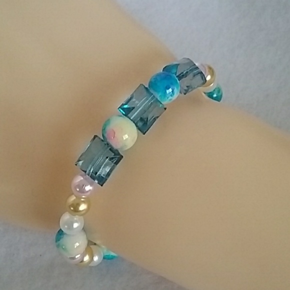 Blue, pink, gold beaded stretch bracelet - Picture 2 of 3